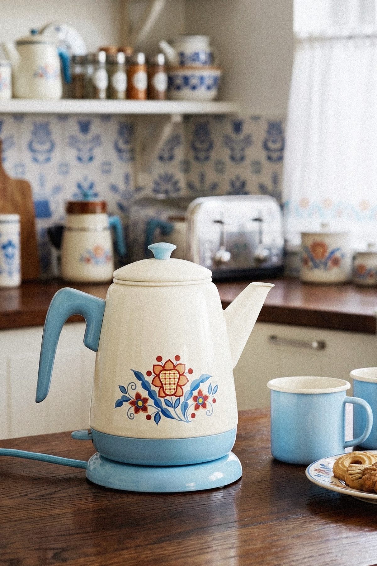 Vintage Kockums 1950s tea pot reimagined as an electric kettle&nbsp;(concept)
