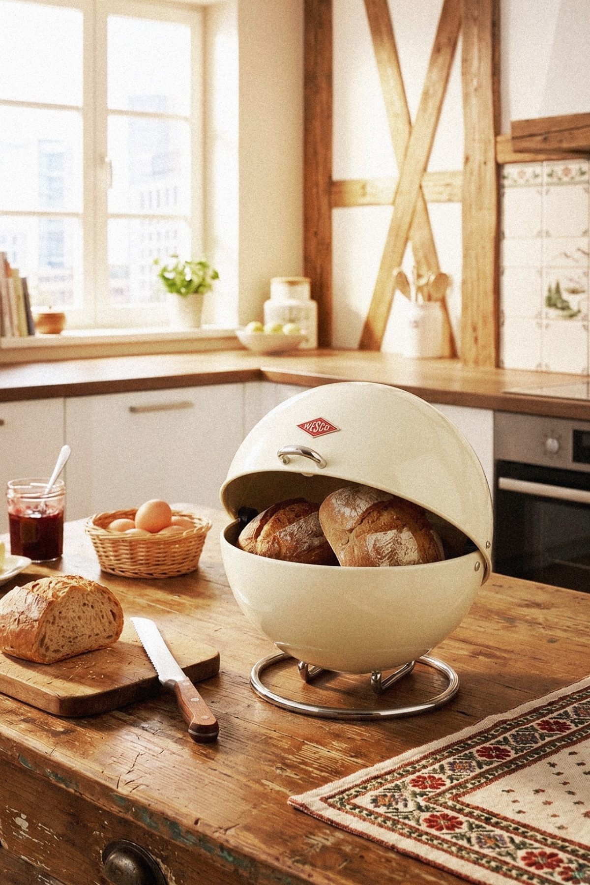 Retro charm in your kitchen: Wesco Superball bread bin&nbsp;(Germany)